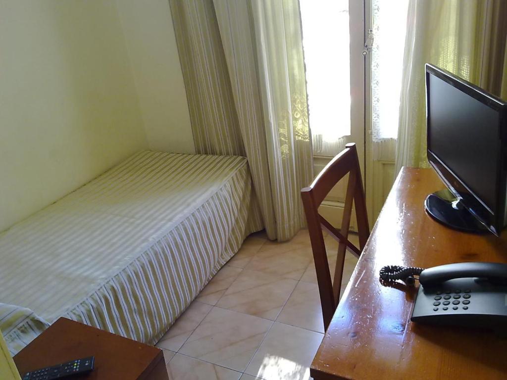 Hotel Toledano Ramblas Barselona Oda fotoğraf