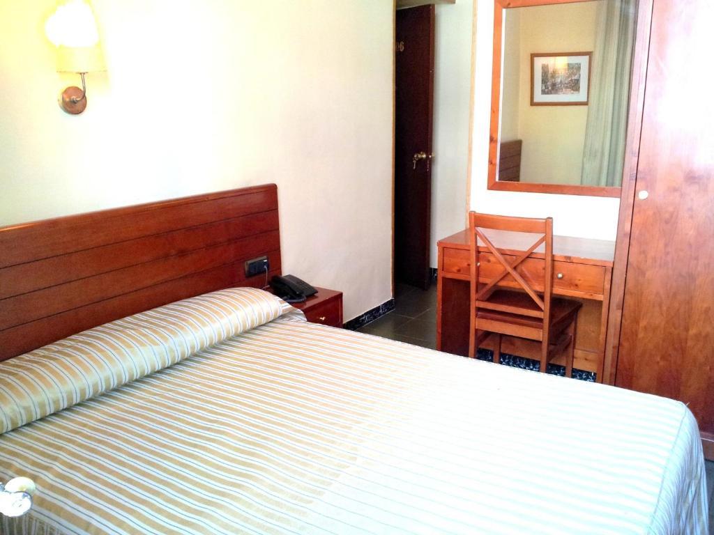 Hotel Toledano Ramblas Barselona Oda fotoğraf