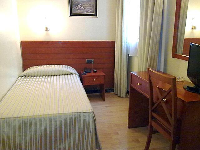 Hotel Toledano Ramblas Barselona Oda fotoğraf