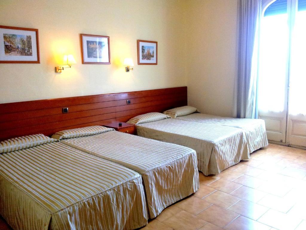 Hotel Toledano Ramblas Barselona Oda fotoğraf