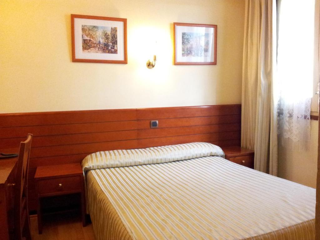 Hotel Toledano Ramblas Barselona Oda fotoğraf