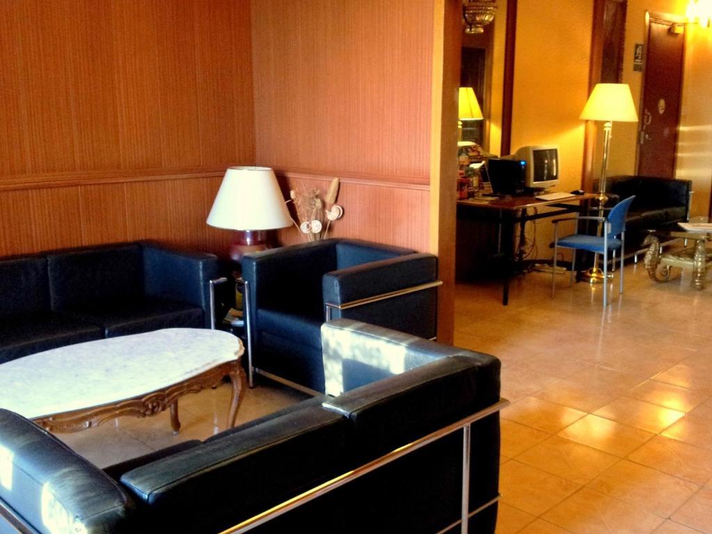 Hotel Toledano Ramblas Barselona Dış mekan fotoğraf